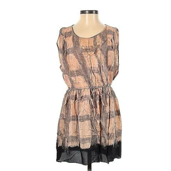 Dil Casual Peach and Black Silk Dress Tie Waist - Picture 1 of 9